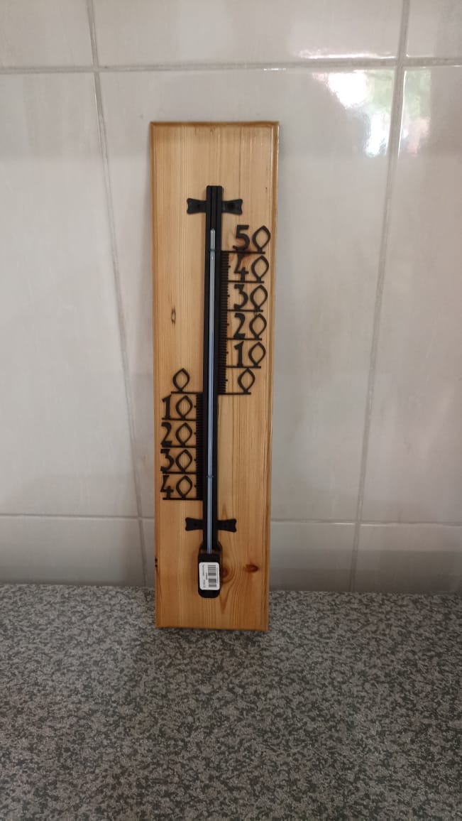 Wooden Wall Thermometer - Plastic - Large